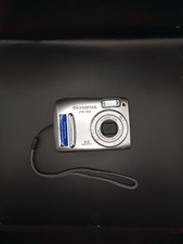 Olympus FE-110 5MP Digital Optical Zoom Silver.Tested Working 5 Megapixel No SD