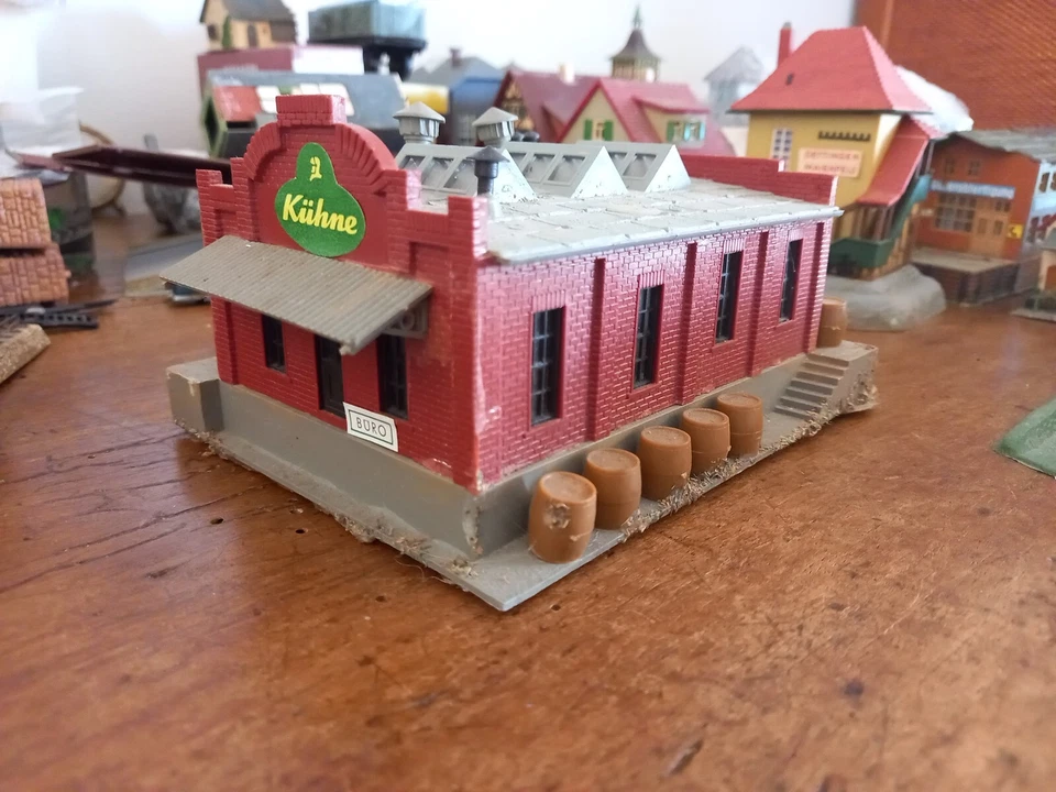 Pola Ditta Stabilimento e/o Magazzino Merci Stazione da Plastico Rivarossi Lima - Immagine 3 di 4