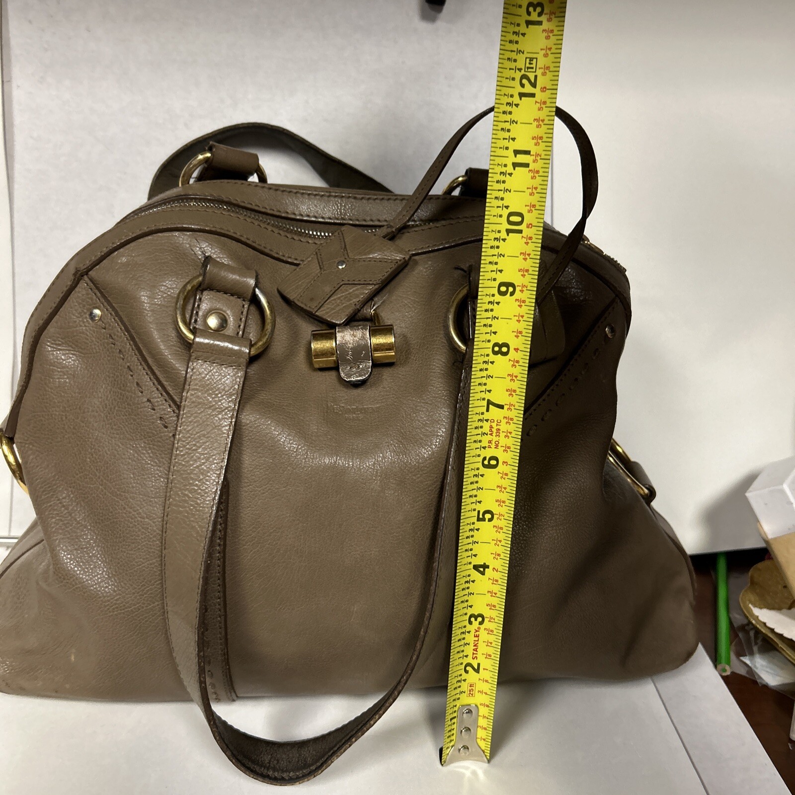 Borsa YSL Yves Saint Laurent in pelle marrone grande musa chiusura a chiave tasche punto cupola