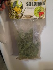 NOS 1964 Plastic Toy Army Soldiers By Multiple Products Inc 50 Soldiers