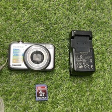 Fujifilm FinePix Digital Camera JX400 16.0MP w/ 4gb SD  Charger Needs Battery