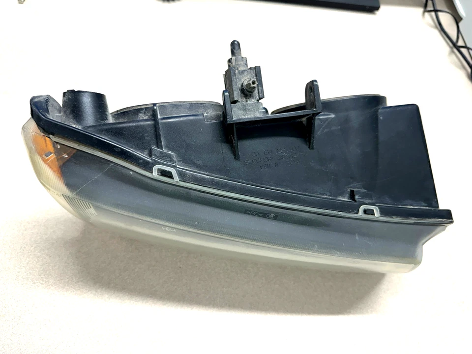 #88 - 2003-2007 Chevrolet GM OEM Silverado Avalanche parte del faro derecho #15207138 Foto 3 de 4