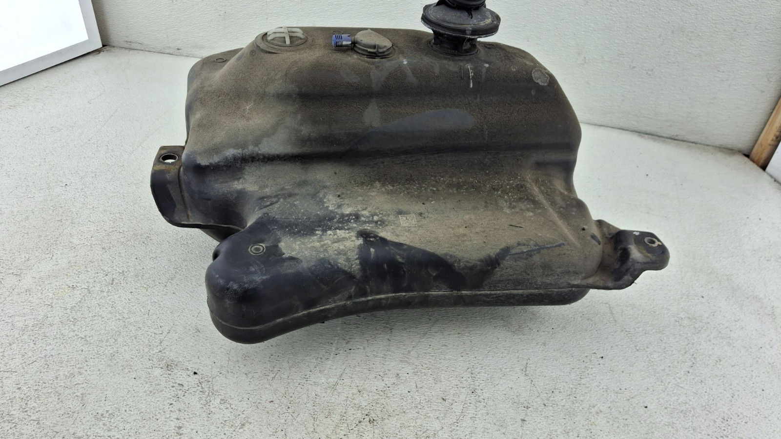 2012 - 2015 VW PASSAT TDI DIESEL FLUID DEF TANK PUMP OEM COMPLETE OEM