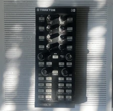 Native Instruments Traktor Kontrol X1