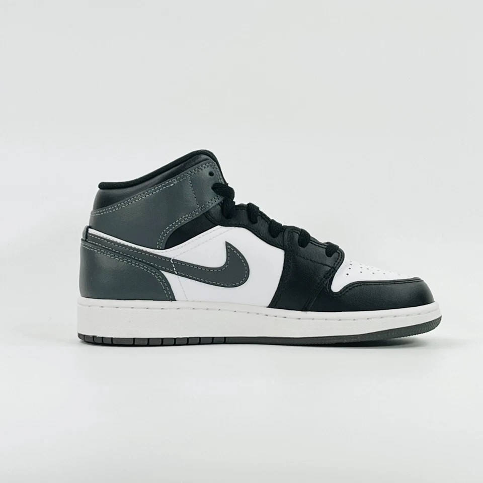 Air Jordan 1 MID GS 'Cinza Ferro Preto' DQ8423-001 tamanho 6 Y / 7,5 W - Imagem 3 de 4