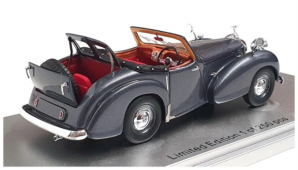 Kess 1/43 Scale KE43057000 - 1949 Triumph Roadster All Open - Metallic Grey - Image 2 of 4