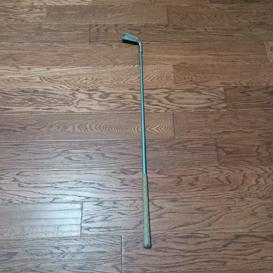 LPGA Classic Lady Oversize 7 Iron RH Square Two Graphite Shaft Ladies. New - Image 2 of 4