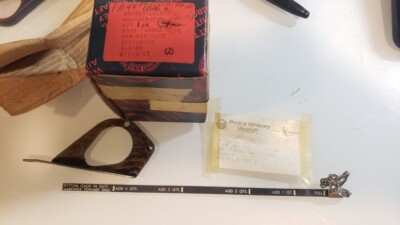 RAYTHEON (1) BRACKET 463603 (1) OIL TANK GAGE 512533 J-52 J-60 JT8D-9