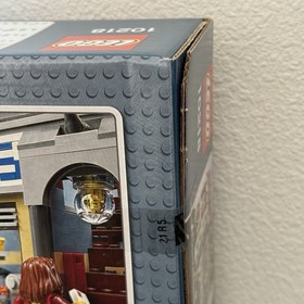 Lego Creator 10218 Pet Shop (NEW, Retired)