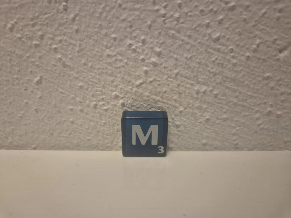 Scrabble Jubiläumsausgabe 60 Jahre Ersatzteile: Buchstabenstein M - Bild 1 von 1