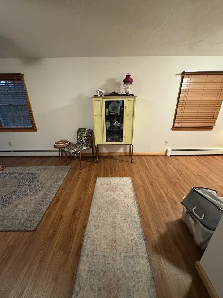 Vinheta de armário de porcelana antiga - Francesa genuína pintada à mão com Ormolu - Imagem 3 de 4