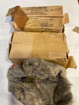 set of 4 Vintage Raytheon JAN-CRP-6112 1956 USA NIB