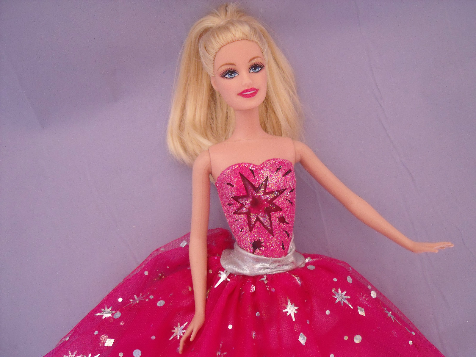 barbie moda magica en paris pantalla completa