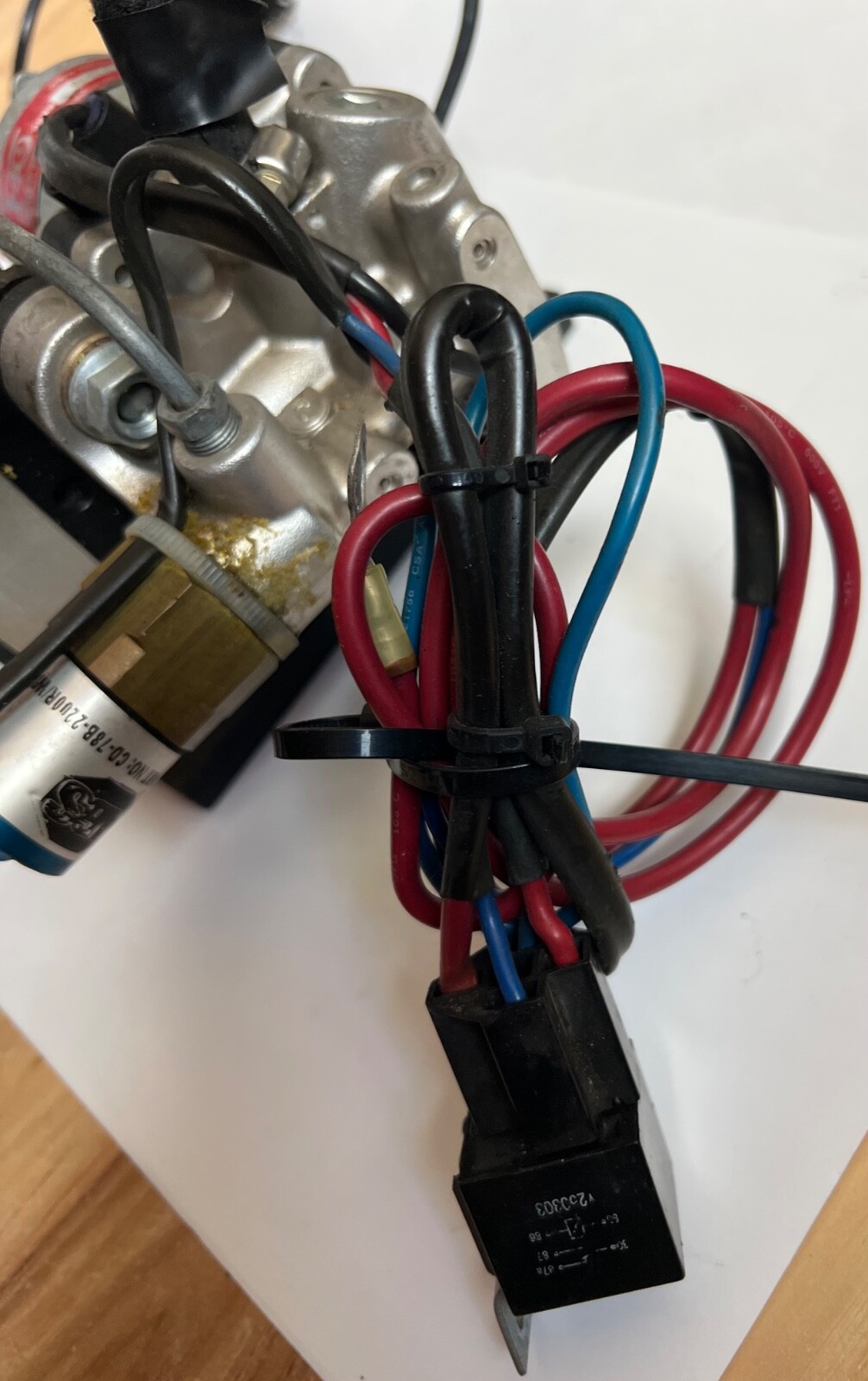 Ferrari ABS Brake Regulator Control Solenoid Pump F40 assembly hydraulic mounted