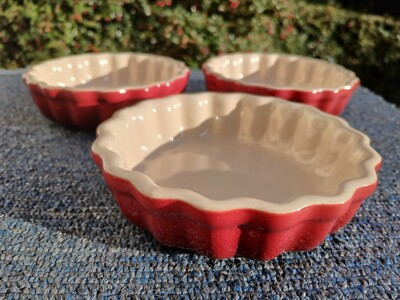 Le Creuset Set Of Mini Fluted Flan /Pie Tart Dishes Deep Red