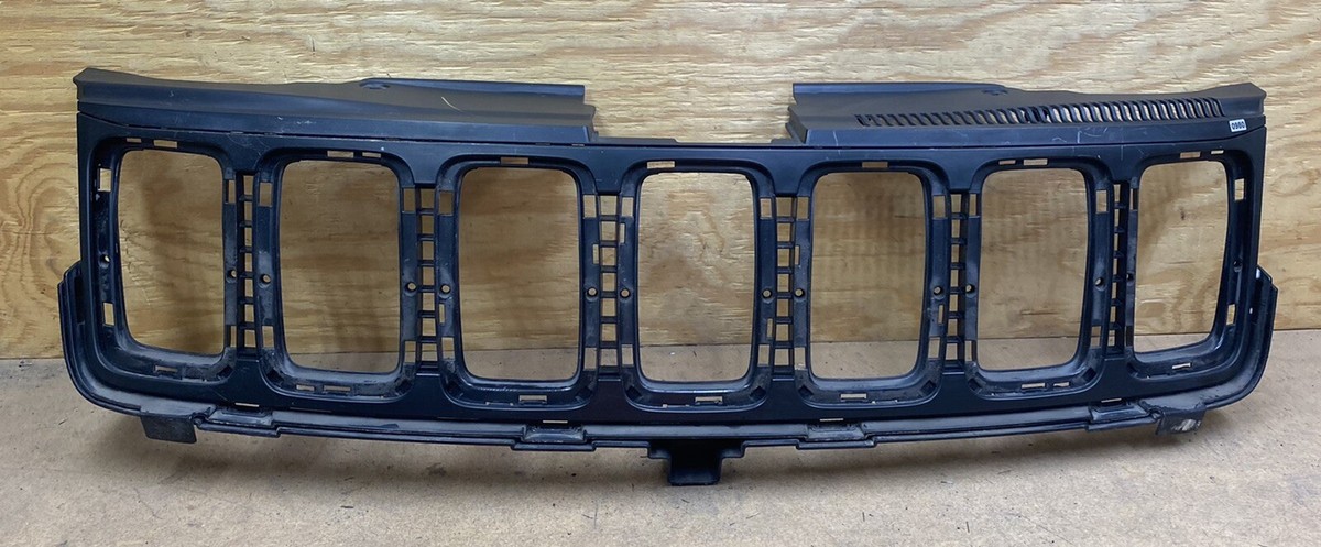 2018-2020 Jeep Grand Cherokee Front Radiator Grill Upper OEM