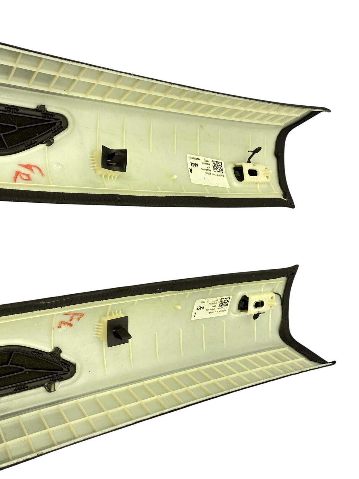 2017-2022 MASERATI LEVANTE M161 FRONT LEFT & RIGHT A PILLAR TRIM SET (2) | BLACK