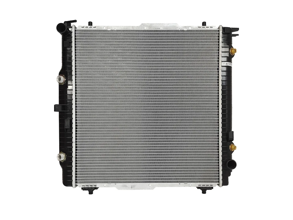 Aluminum Radiator w/ Oil Cooler for Mercedes-Benz W463 G500 02-08 G550 G55 AMG - Image 2 of 4