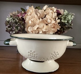 Fabulous cream and green colander country farmhouse kitchen