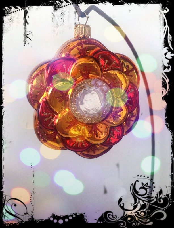 ✨NEW! Authentic Christopher Radko Red Gold FLOWER Daisy Hand Made Glass Ornament