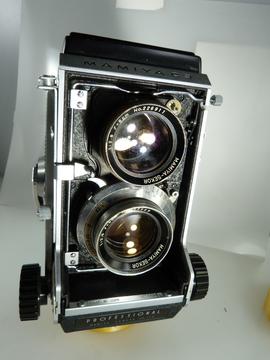 VINTAGE MAMIYA C3 PROFESSIONAL TLR camera,SEKOR 80/2.8 lens.READ