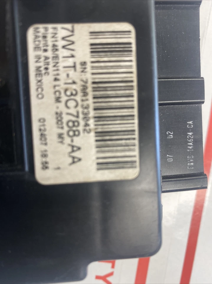 2007 Lincoln Town Car LCM Lighting Control Module 7W1T13C788AA - Image 2 of 3