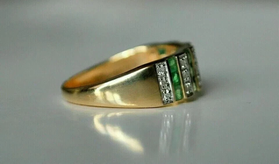 Alianza de boda esmeralda verde simulada corte princesa enchapada en oro amarillo de 14 k Foto 3 de 4