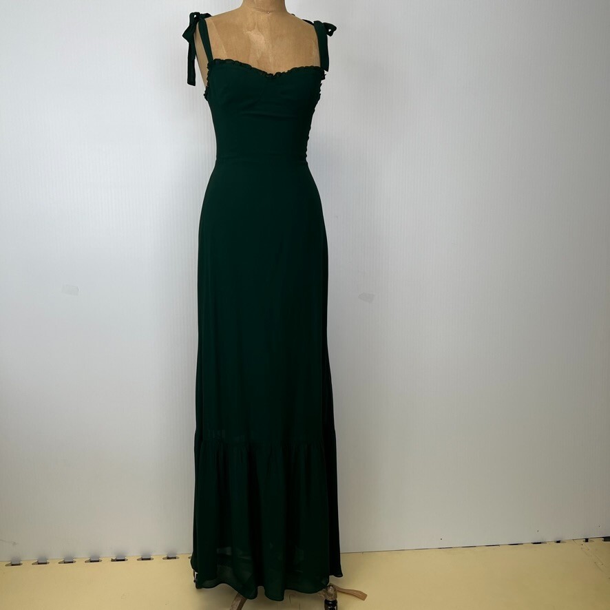 green emerald velvet dress Reformation Jasen Dress – Continuiti main image 1