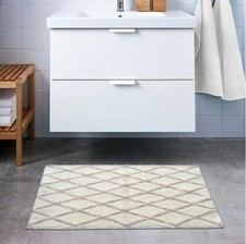 Fashion Lattice 20" x 33" Bath Rug in Blush