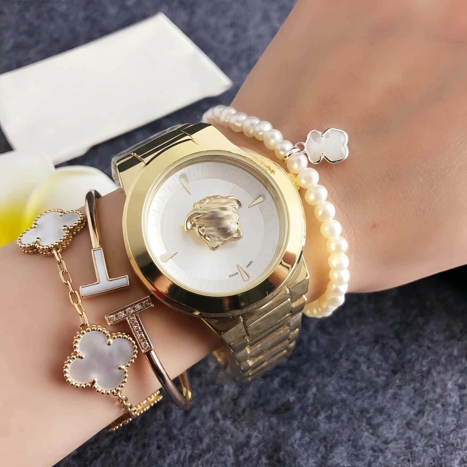 Reloj de pulsera de cuarzo de lujo para mujer VERSACE 38mm con caja Foto 2 de 4