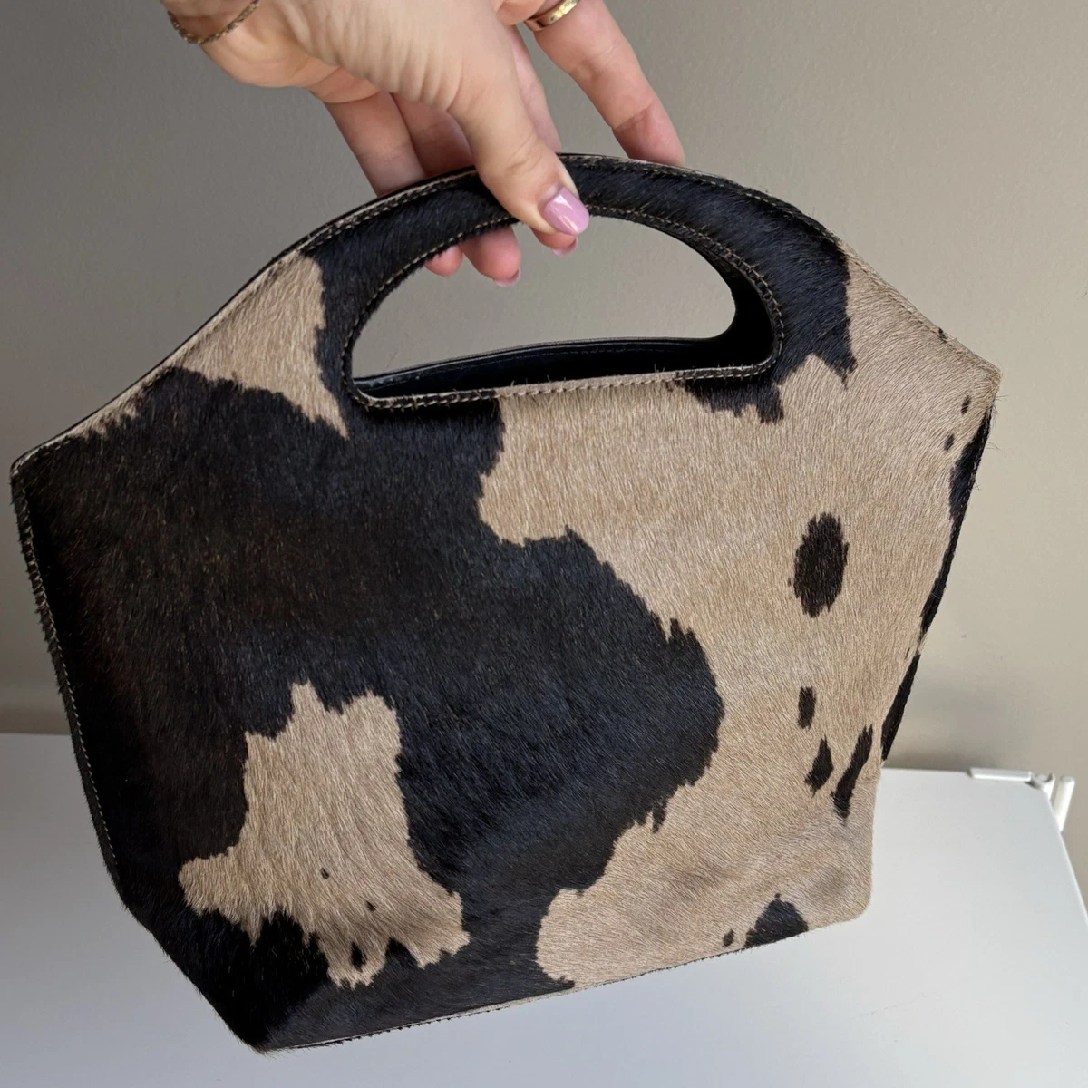 agnes b】BLACK ENAMEL SHOULDER BAG 2946B black oval leather handbag