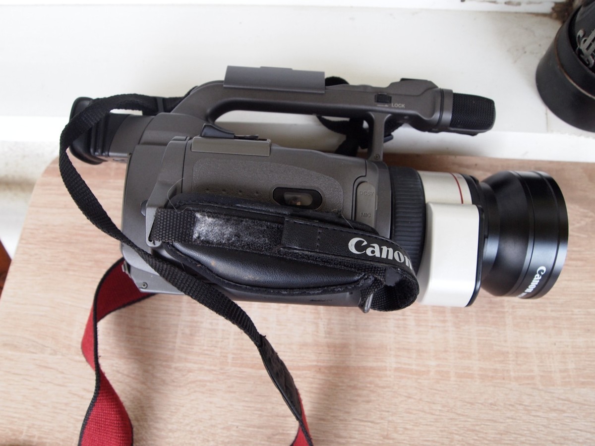 Canon XM1 3CCD PAL Cam MiniDV Camcorder NO BATTERY + Accessories