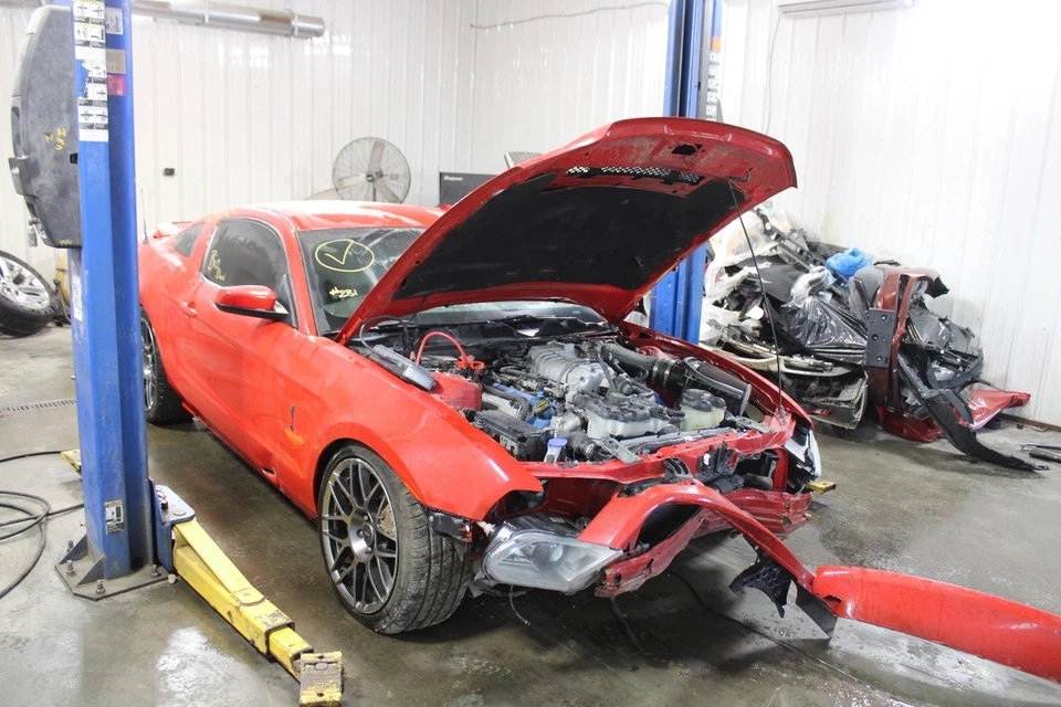 2012 Ford Mustang Front Door Trim Panel OEM Used 2DR CPE 399802 - Изображение 2 из 4