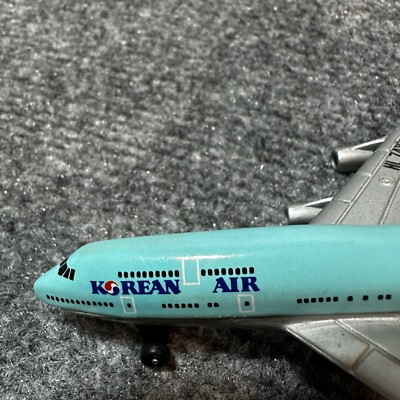 NEW VINTAGE Korean Air Plane Boeing 747-400 Retractable Wheels HL
