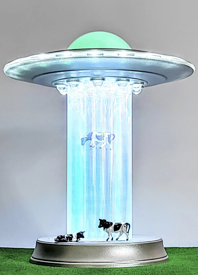 Modelo OVNI Secuestro de Ganado.-Lámpara de Mesa LED Sensor Táctil Nave Espacial Amante del Espacio Foto 2 de 4