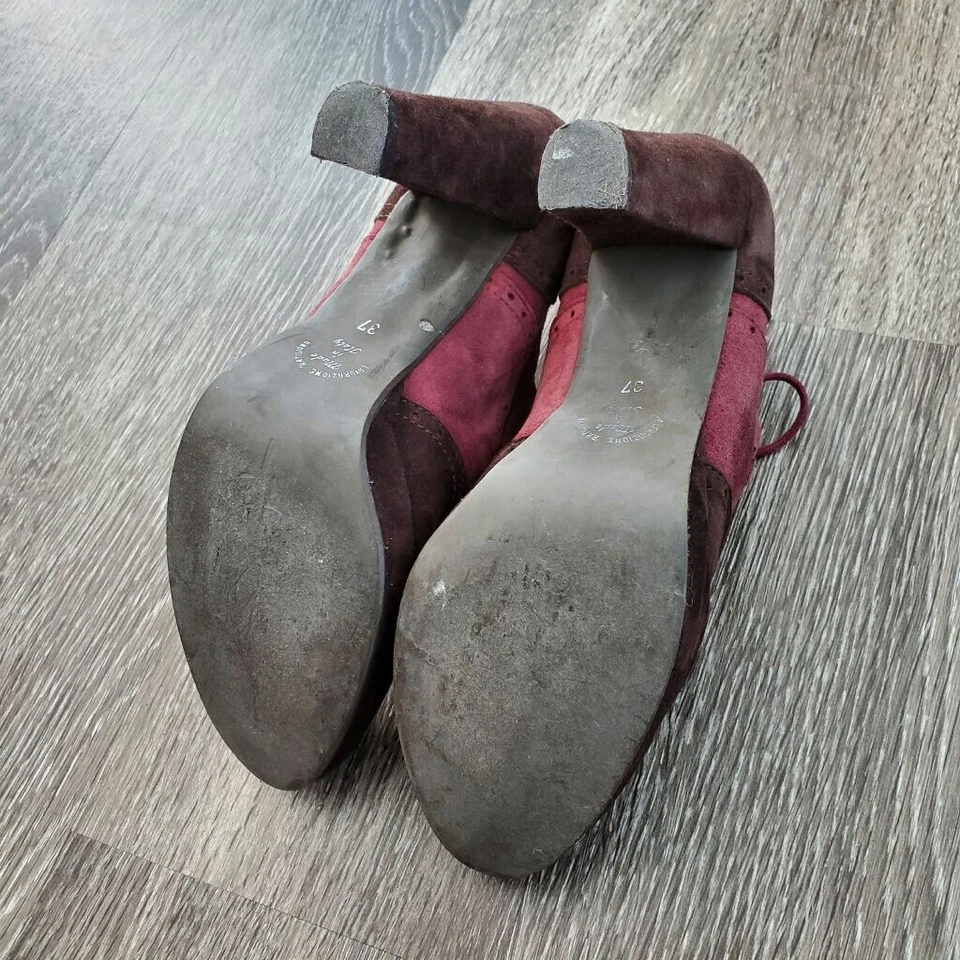 Tacón de Gamuza Borgoña Barney’s Talla (37) 6.5 ENVÍO GRATUITO Foto 3 de 4