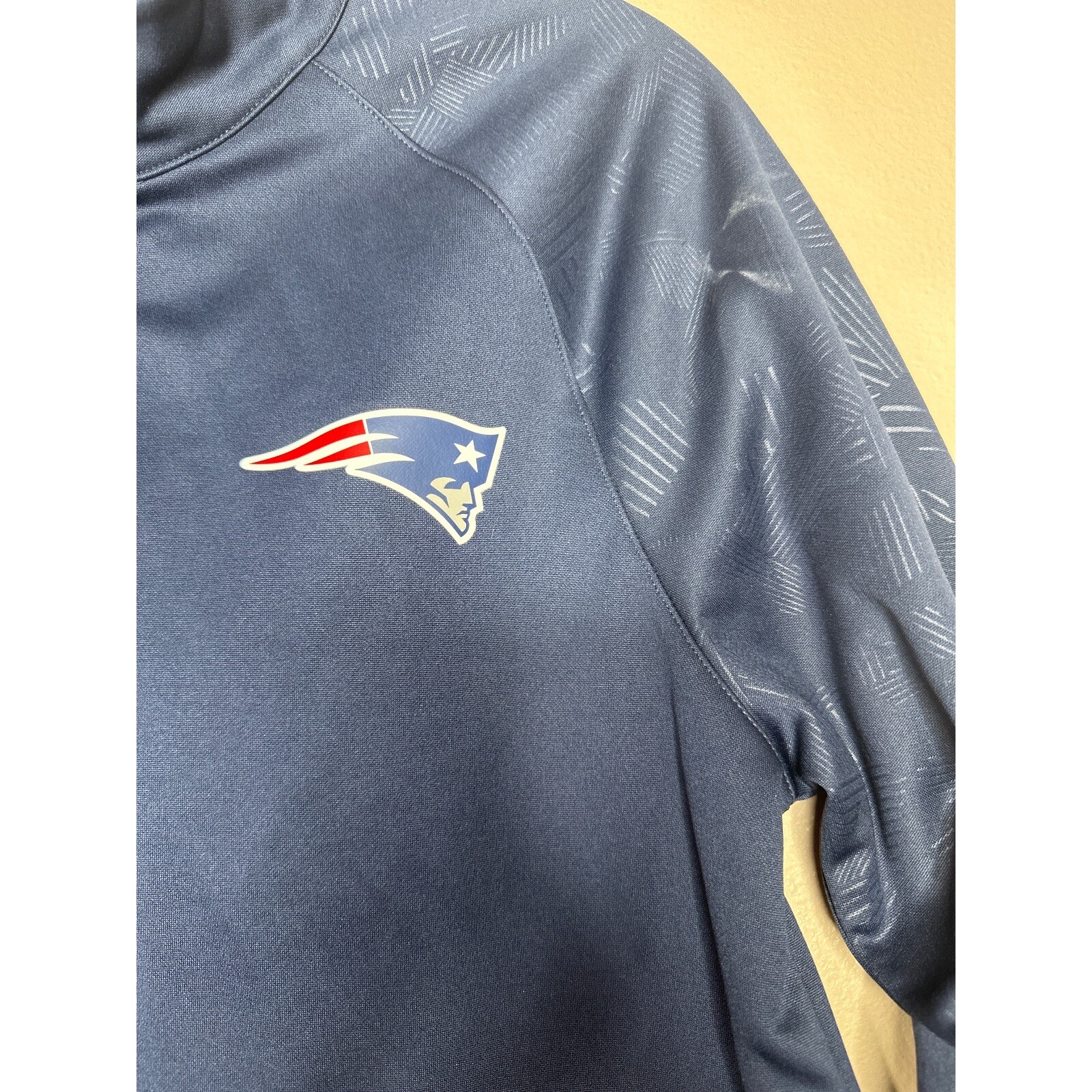 New England Patriots Shirt Men's M Fanatics NFL Blue Fleece Game Pullover NEW image 4
