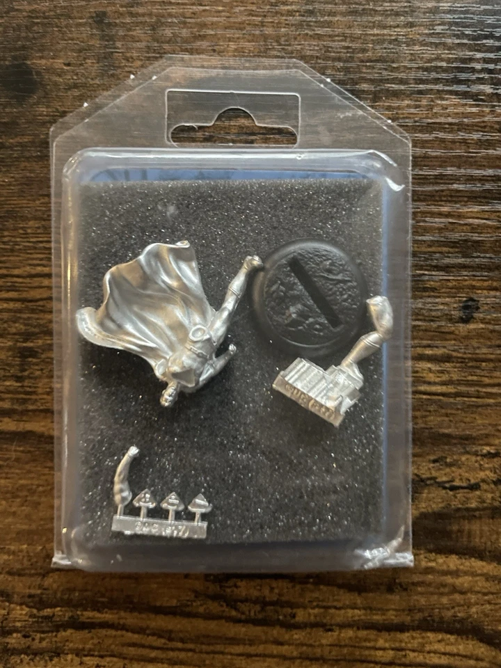 SUPERMAN DC Universe Miniatures Game Knight Models Metal DCUN013. New - Image 2 of 2