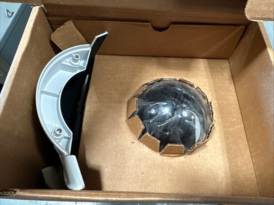  AXIS P3227-LVE NETWORK CAMERA Streamlined, outdoor-ready 5 MP fixed dome 