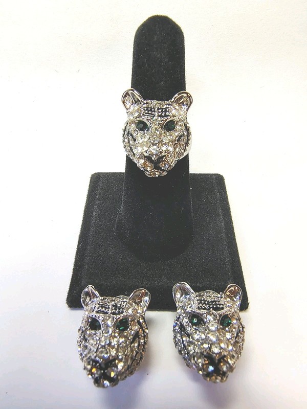 Designer Style Panther Head Rhinestone Earrings & Ring Green Rhinestone Eyes Set