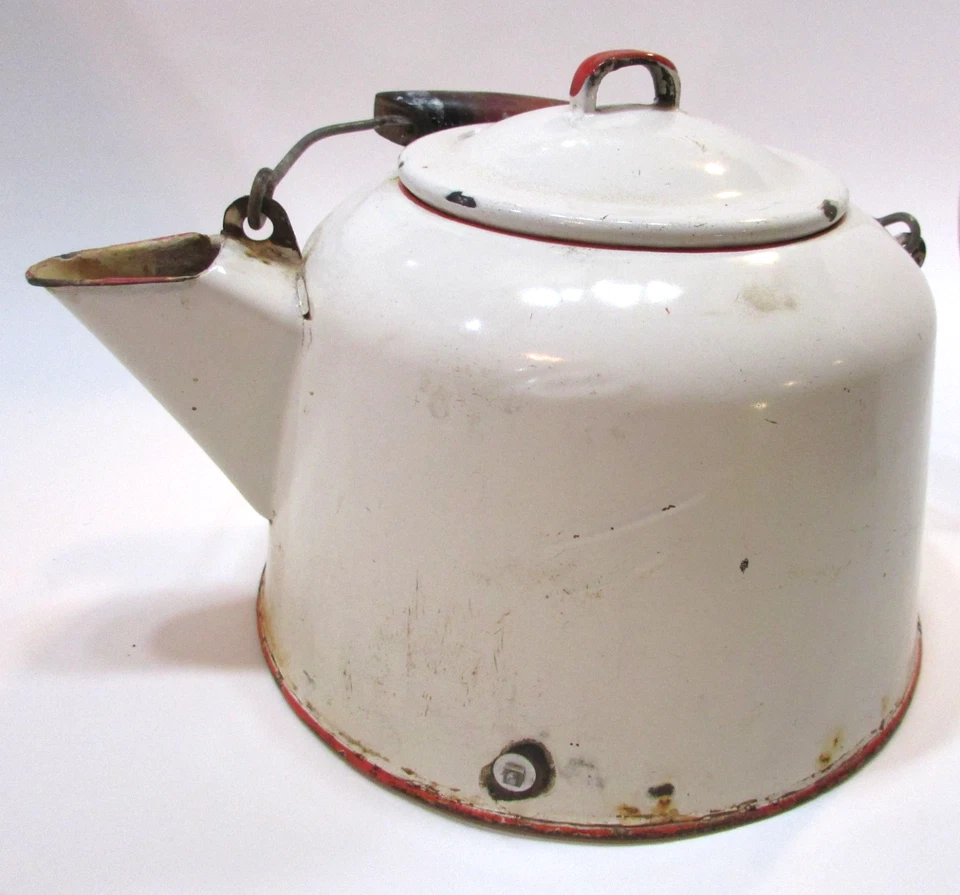 Hervidor de té antiguo esmaltado con mango de madera con adornos rojos blanco primitivo de 1880 Foto 2 de 4