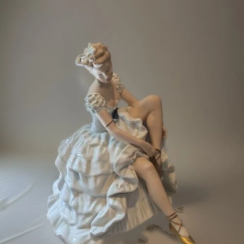 Wallendorf Ballerina In Antique Ceramic & Porcelain Figurines for