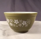 Vintage Pyrex#401 Spring Blossom Green Mixing Bowl 1 1/2 pint Nice!
