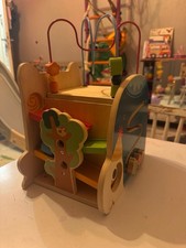 PLAYLAND Motorikwürfel Holzspielzeug Motorikspiel Rennbahn Steckspiel Holz