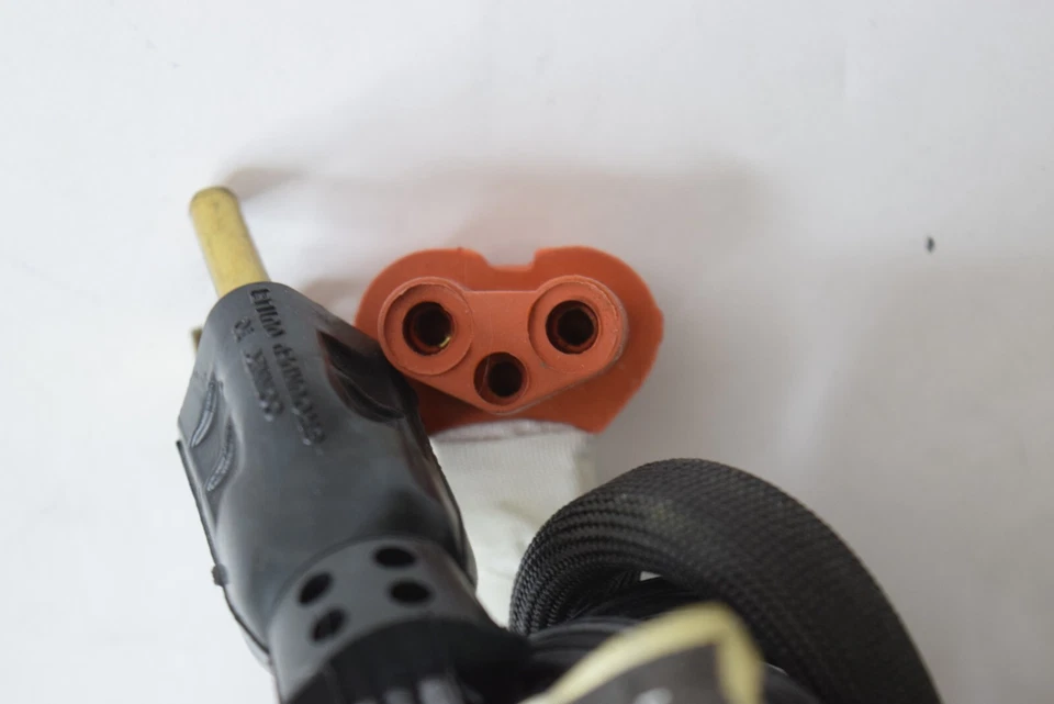 Kat's 7.5' Insulated Replacement Engine Block Heater Cord 90⁰ Connector - Image 3 of 4