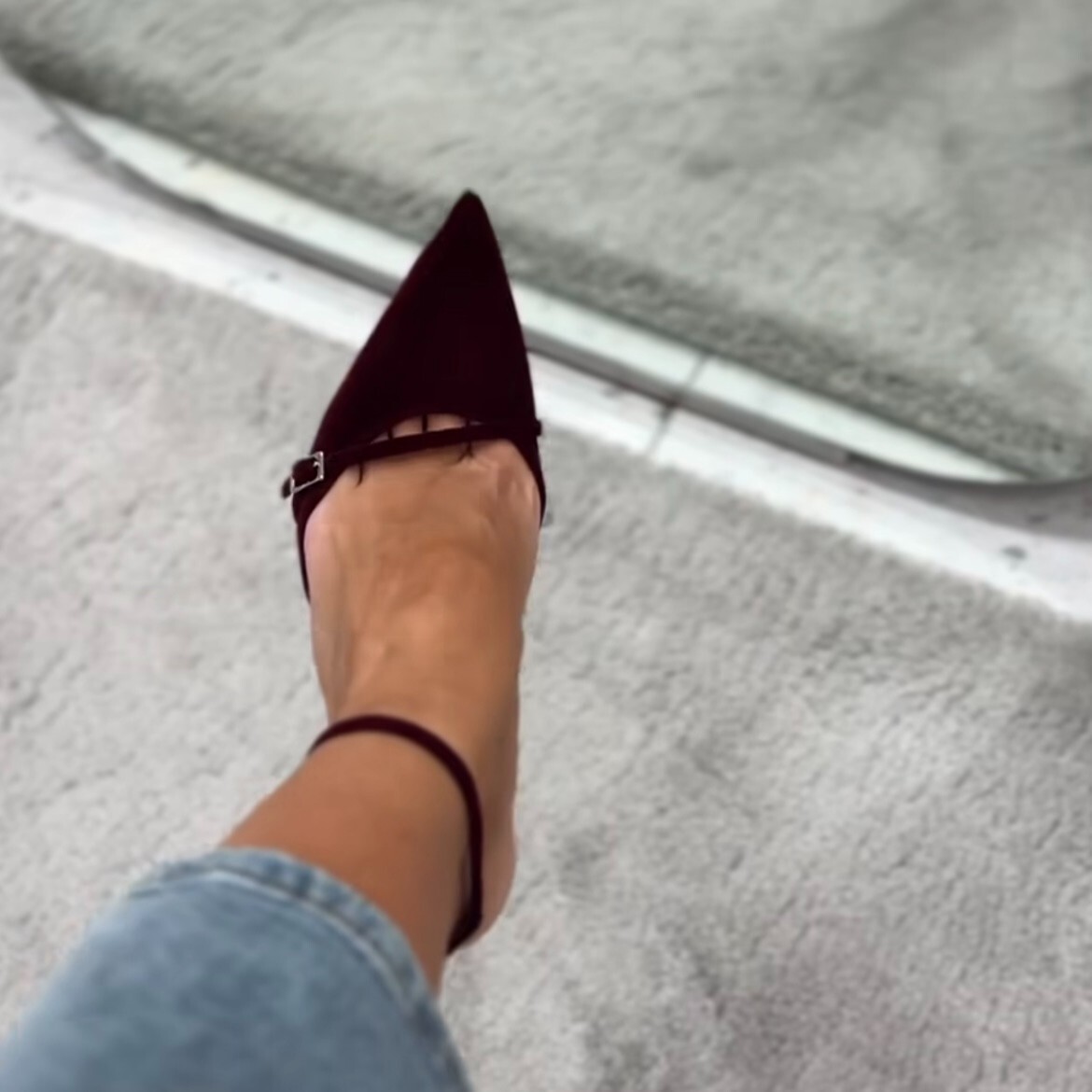 ZARA : Burgundy Velvet Effect Thin Heeled Shoes : 1218/510