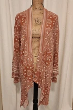 Charming Charlie Women's M Blush & White Floral Long Sleeve Open Top Cardigan