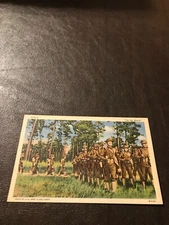 MILITARY -UNPOSTED POSTCARD - ON THE MARCH ......SLOT 114