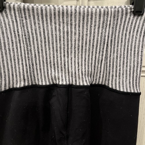 Lululemon PullOn Black/Gray high waisted Yoga Pants Women’s Size 2 - Picture 3 of 11