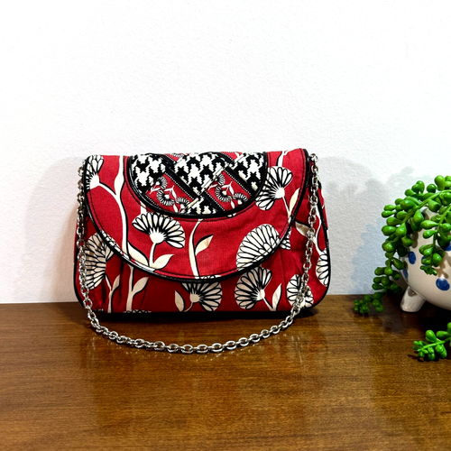 Vera Bradley Deco Daisy Saddle Up Shoulder Purse Red Black Floral Magnet Close - Picture 10 of 10
